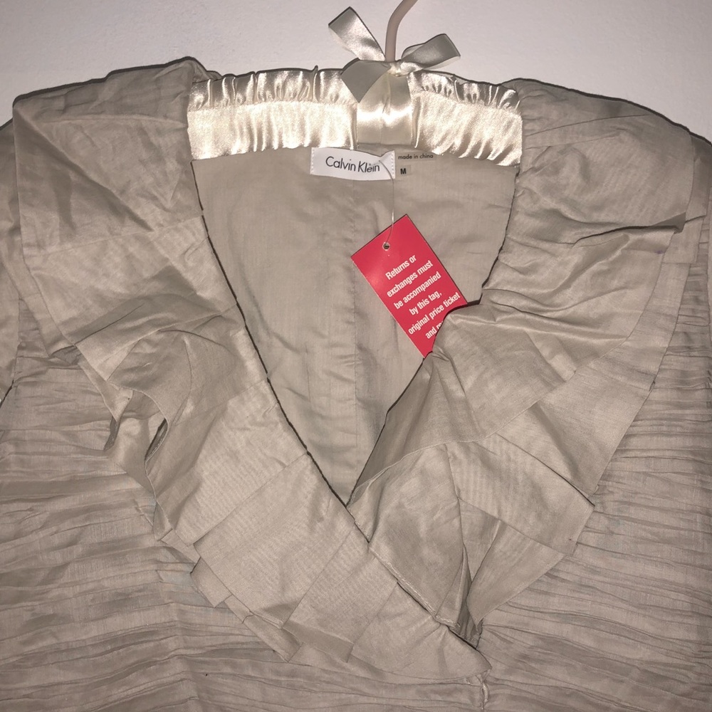 Calvin Klein Ruffled Top - Picture 3 of 3